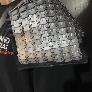 Chainmail shoulder panel